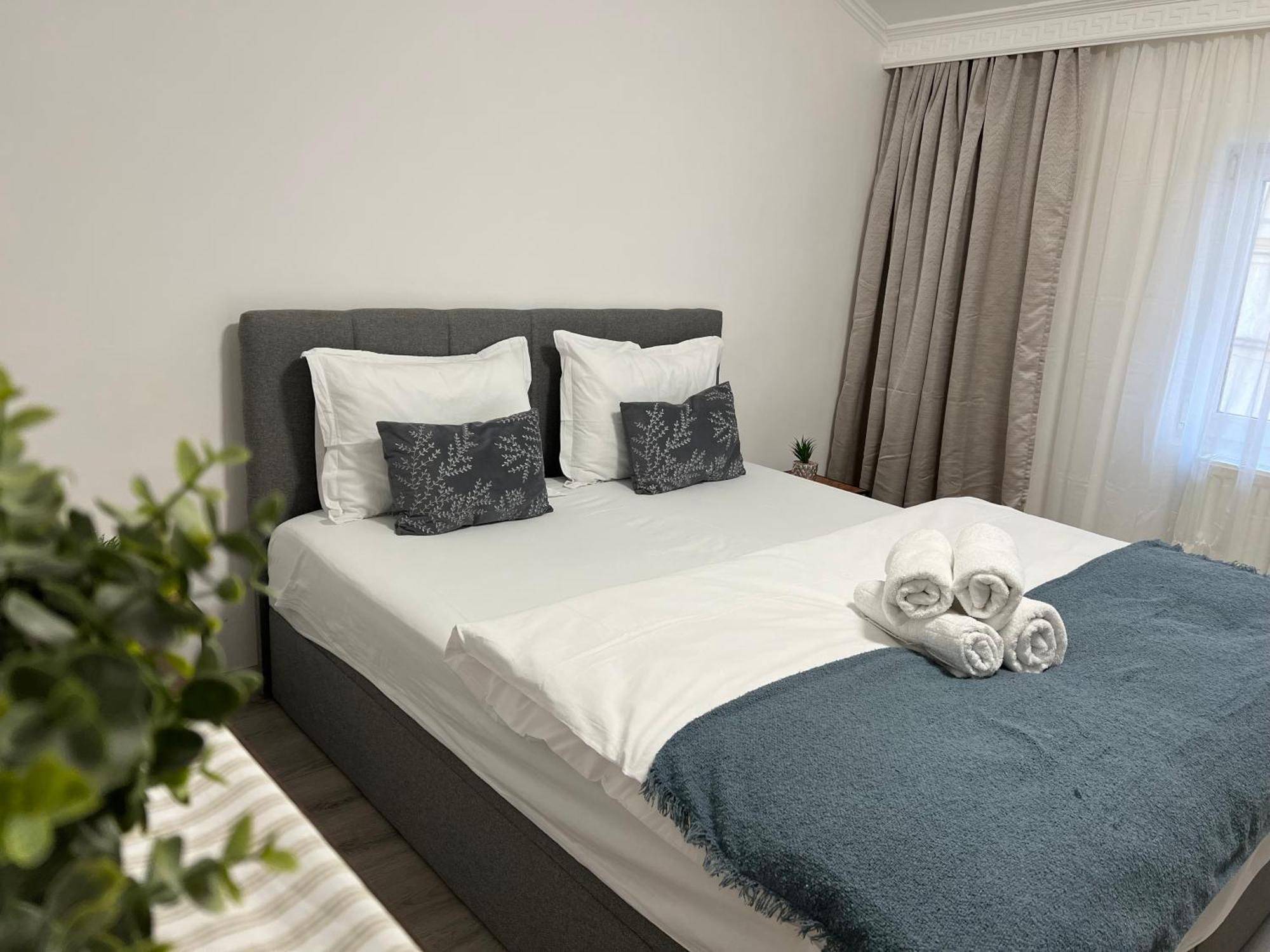 Ndl Downtown Apartment คลูจ-นาโปกา ภายนอก รูปภาพ